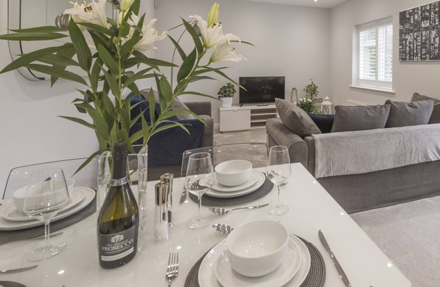 Luxury Ascot Apartment Close To Racecourse No 3