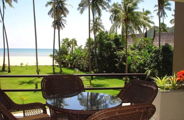 Luxury Beachfront 1 Bedroom Apartment, Koh Chang