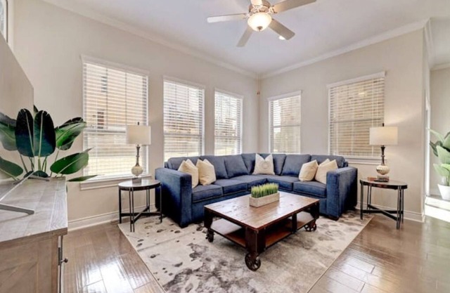 Luxury Brownstone Getawayn