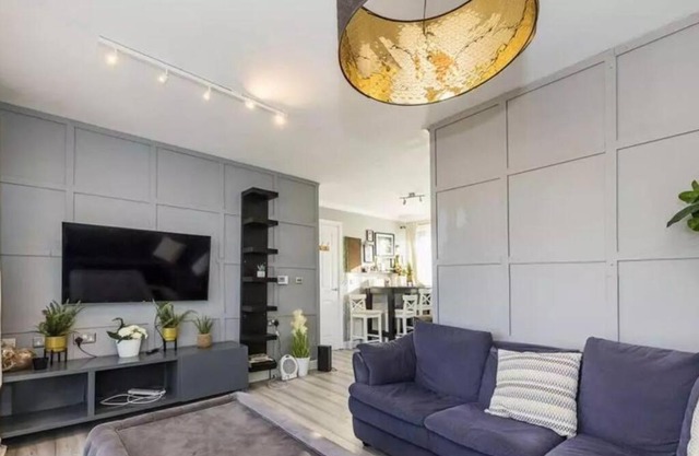 Luxury Canary Wharf Two Bedroom Apartment *Rare *