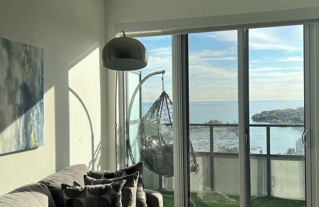 Luxury Cityscape 2-bedroom