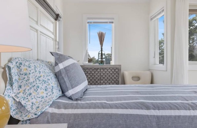 Luxury Clinton Beach Housenn