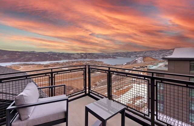 Luxury Condo in Deer Valley East Village with Amenities