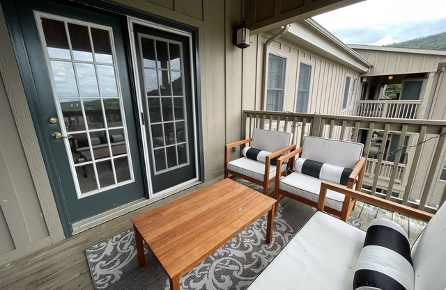 Luxury Condo Next to the slopes