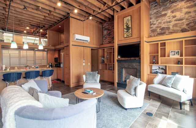 Luxury Condo | Paddle North w/Private Sauna & Gym