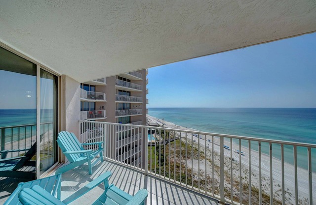 Luxury condo 🏝 Beachside master bedroom 🏖