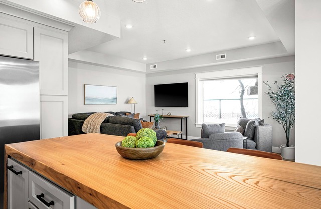 Luxury Condo w/Beach Access | Dragestil 713-1