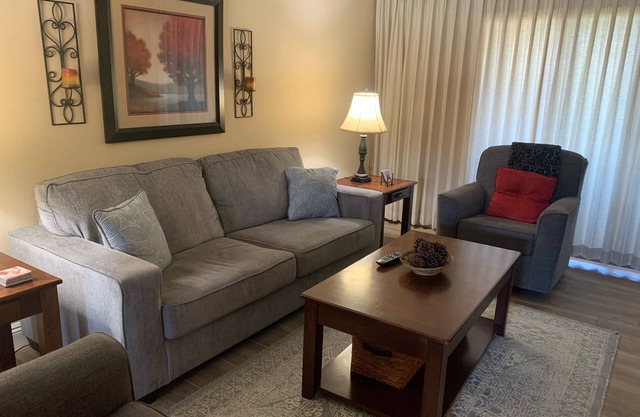 Luxury Condo With Beautiful Golf Course and Mountain Views!