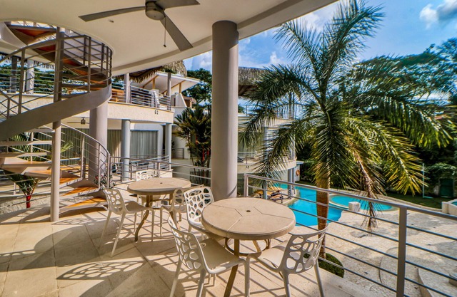 Luxury condo with private rooftop hot tub, W/D, and pool - close to the beach