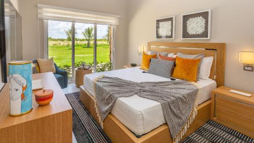 Luxury Condo with Golf Cart Included in Cana Pearl