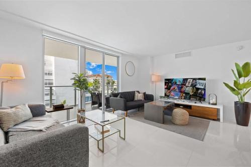 Luxury Condo with Rooftop Pool - 5-Min to Beach