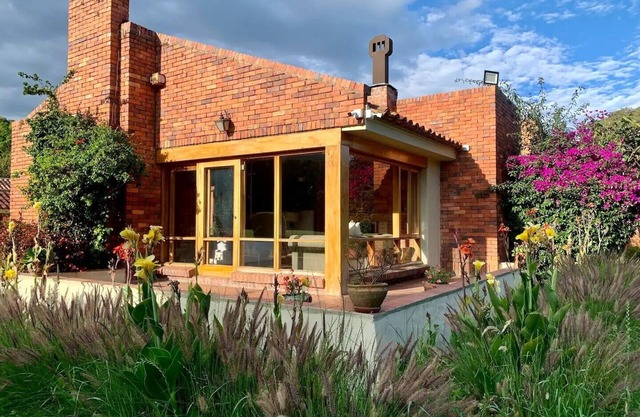 Luxury country house in Cota