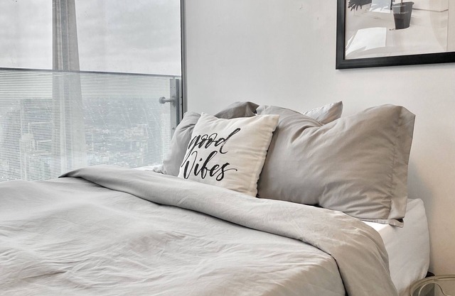LUXURY COUPLE GETAWAY WITH CN TOWER VIEW