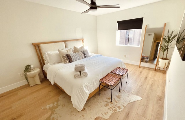 Luxury Desert Condo w/Pool & 2 King Beds/2 baths