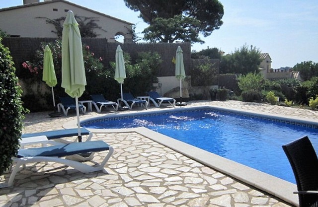 *LUXURY DETACHED FAMILY VILLA WITH 8M POOL, AIRCON & WIFI