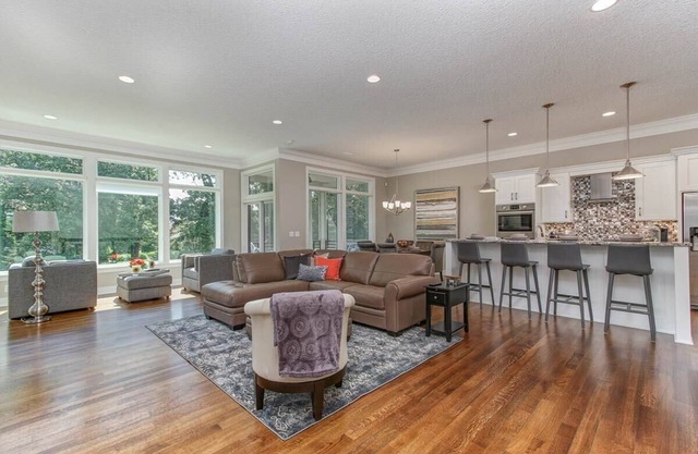 Luxury Furnished Villa Near Mayo Clinic!