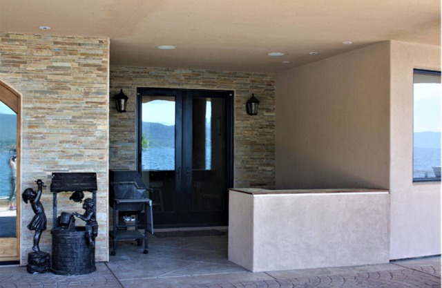 Luxury Guest Suite - Sleeps 2 on Private Estate - Waterfront