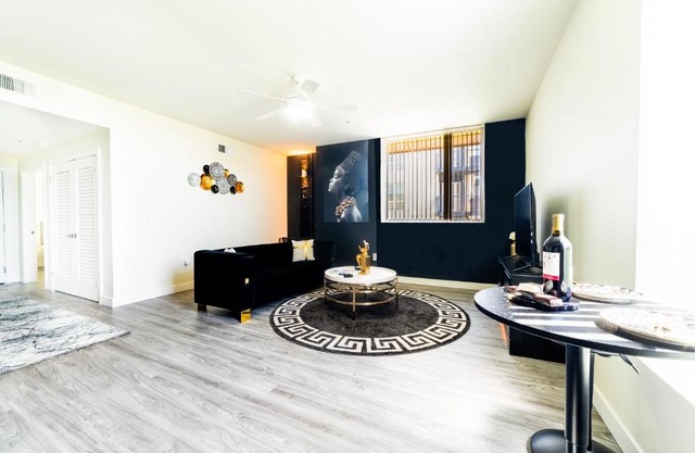 Luxury High-rise w/ 2 King Beds