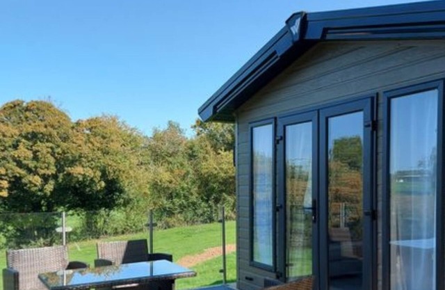 Luxury Holiday Lodge in Herefordshire Countryside - Long Meadow View