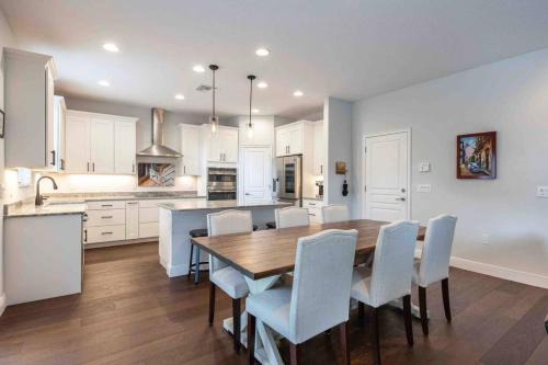 Luxury Home - 1mile to Hyde Park Village