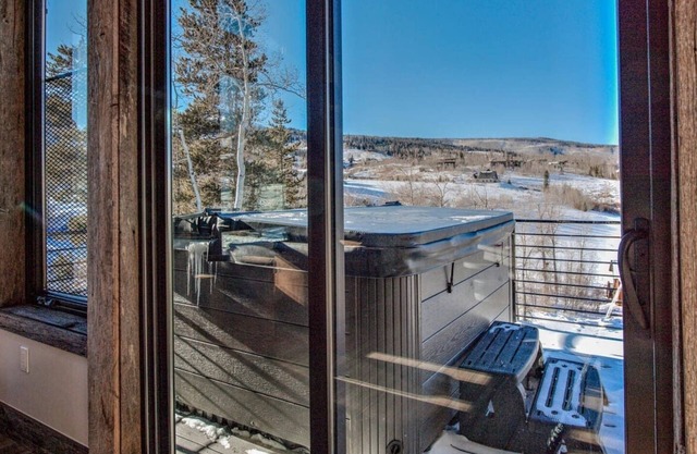 Luxury Home, Hot tubs, Theater, Gym, Great Views