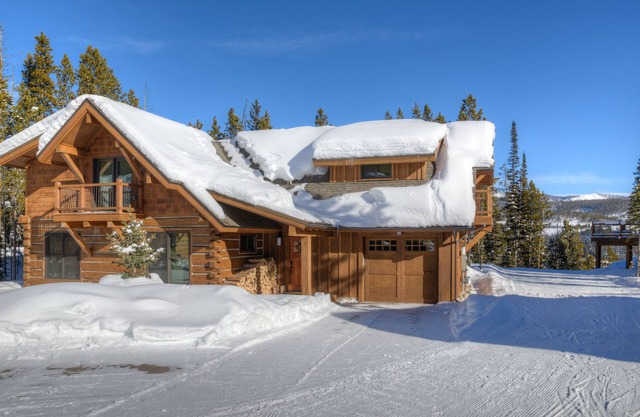 Luxury Home, Ideal Winter Ski-in/Ski-out or Summer Basecamp