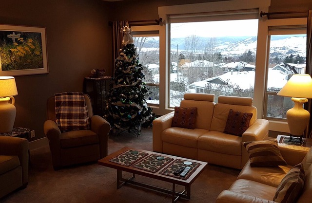 Luxury Home in Classic East Hill.