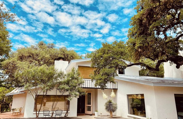 Luxury Home on 100 acre Secluded Ranch, Waterfront, Little Frio Creek