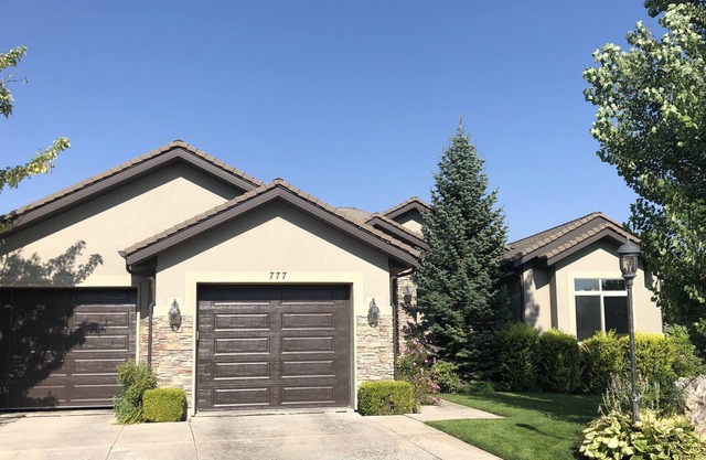 Luxury Home on Golf Course , Wedding, minutes from BYU, UVU, MTC, Ski Resorts