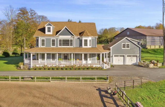 Luxury home on horse farm near lakes, golf, hiking, skiing, great restaurants!
