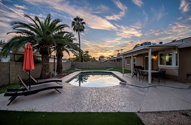 Luxury Home w/Heated Pool & Golf Access