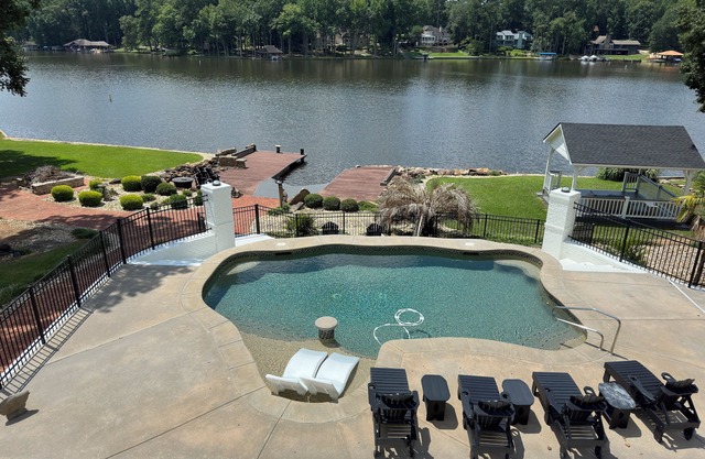 Luxury Lake Front retreat