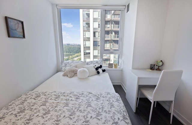 Luxury lake view |Beach pool |High park |Outdoor Swimming Pool |Balcony