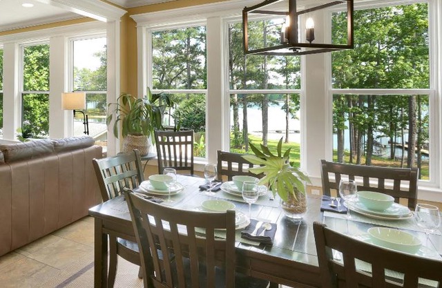Luxury Lakefront Cottage, Clarks Hill Lake with deep water dock year round