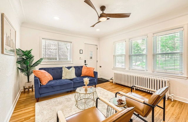 Luxury Linden Hills: 3BR + Lounge Near Bde Maka Ska