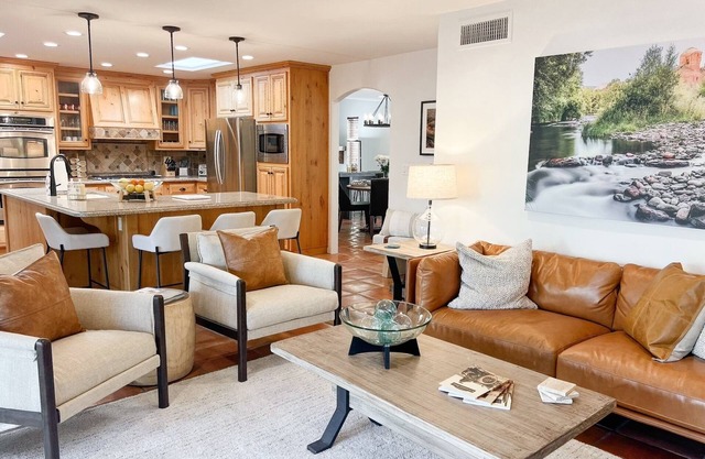 LUXURY LITCHFIELD LIVING- Walk to Wigwam Golf Resort