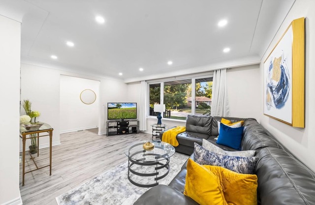 Luxury Living in Burlington