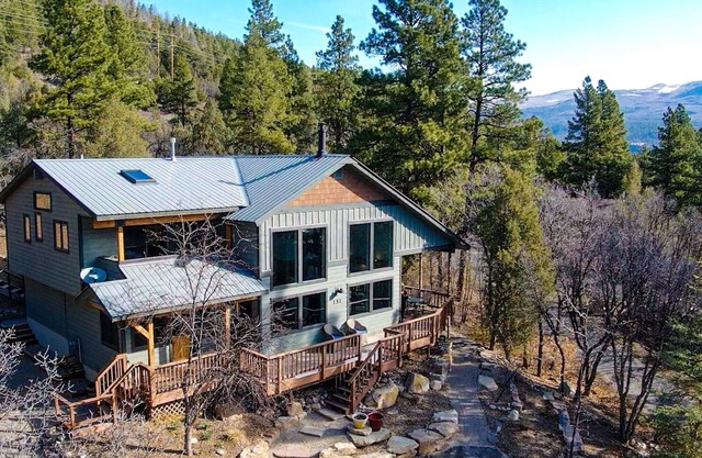 Luxury Lodge ✨Close to Ski Hill & Durango 🏔️ Hot Tub with Mountain Views