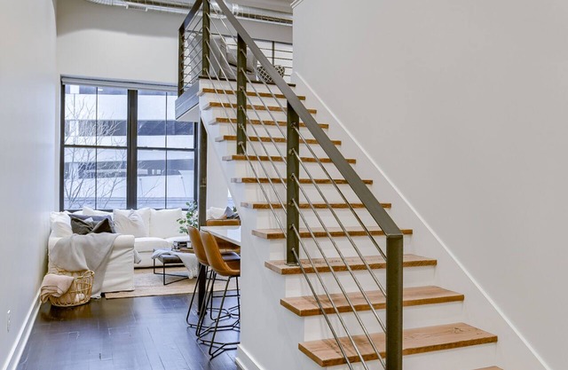 Luxury Loft DTown LNK, UNL, Pinnacle Arena, Memorial Stadium, Post Lofts #206