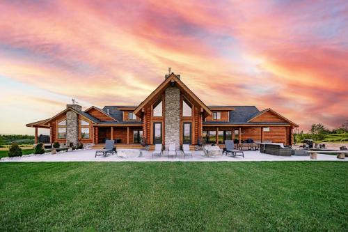 Luxury Log Cabin Epic Views Hot Tub