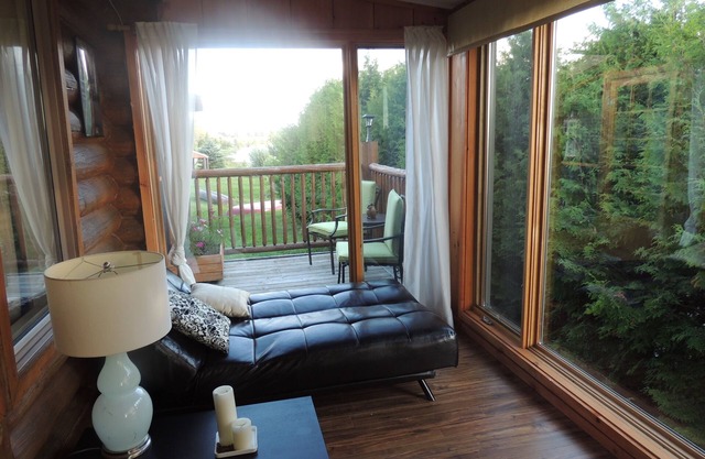 Luxury Log Cottage & Sauna On Private Trout Lake