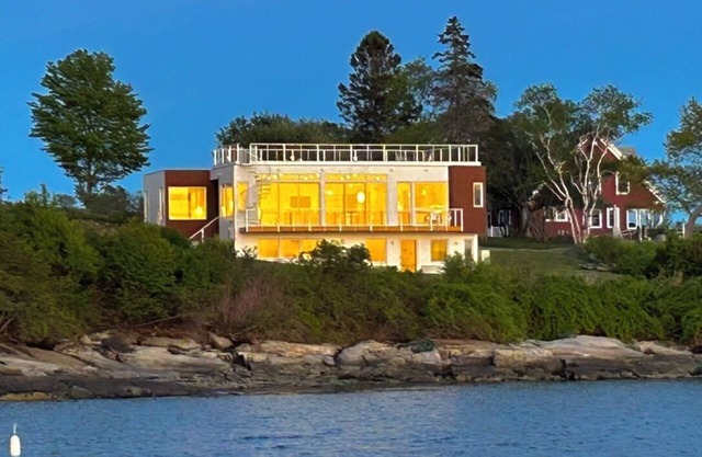 Luxury Maine Living on Peaks Island at Water's Edge
