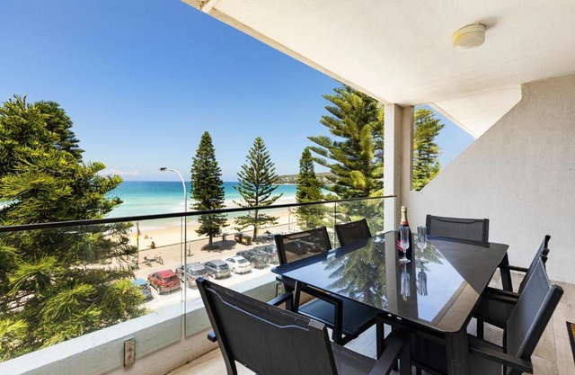 Luxury Manly Beachfront Apartment
