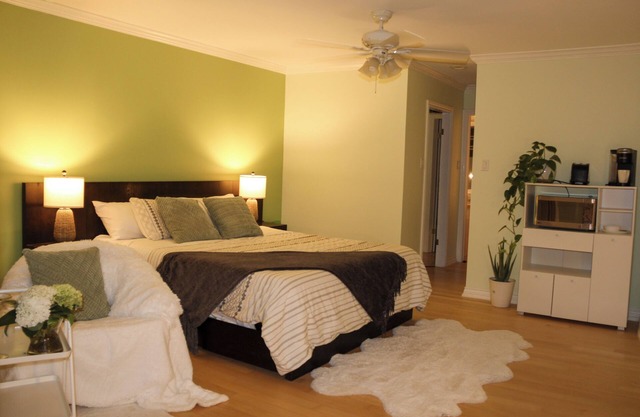Luxury Master W/Ravine Balcony, Ensuite Bath & 2 Walk-In Closets-31+nights