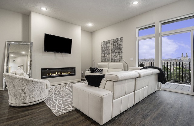 Luxury Midtown Townhome near UNMC