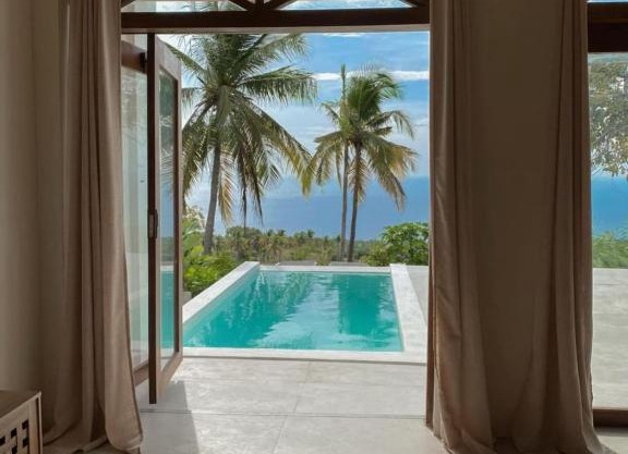 Luxury Native Villa with Pool at Kalumo Resort