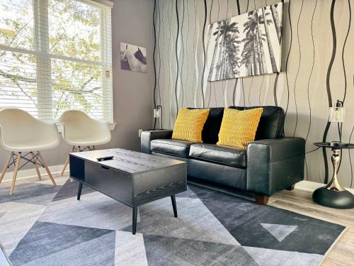 Luxury New 1B1B Private Balcony w Washer Dryer 525Pkwy