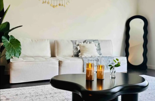 Luxury new apartment in Irvine