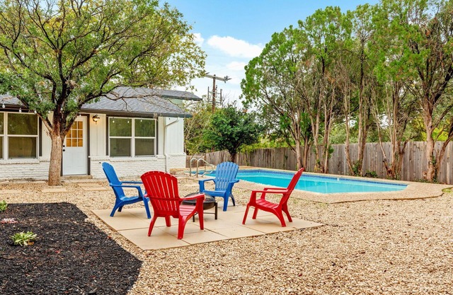 Luxury Newly Renovated Home w/Private Pool+Fire Pit+BBQ Near Downtown&Airport