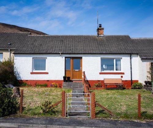 Luxury North Coast 500 Cottage by Helmsdale, stunning sea views